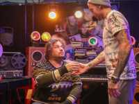 �������