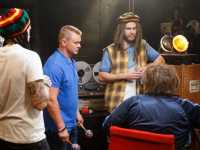 �������