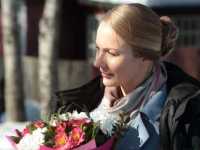 ����� ����