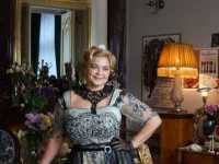 �������