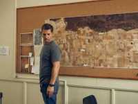 ����� ����